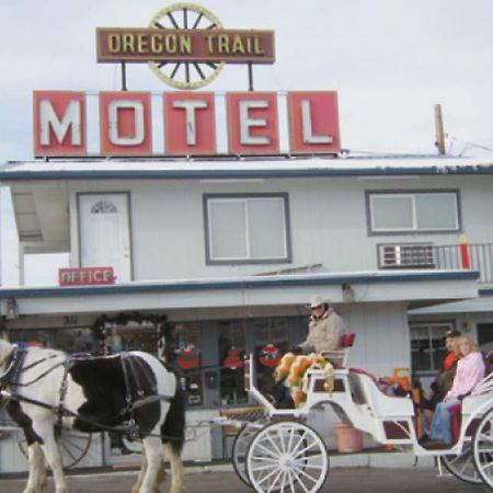 Oregon Trail Motel And Restaurant Baker City Eksteriør bilde